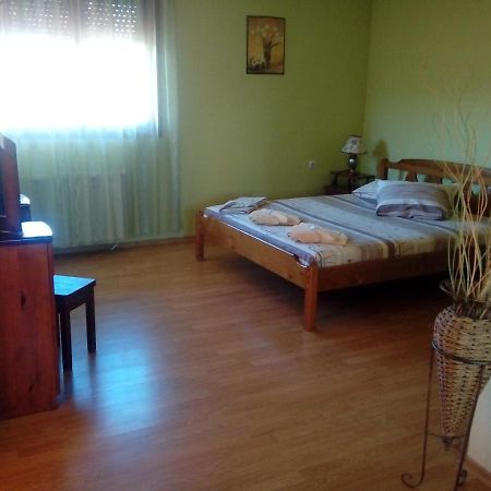 Guest House Ambrozia 코텔 외부 사진