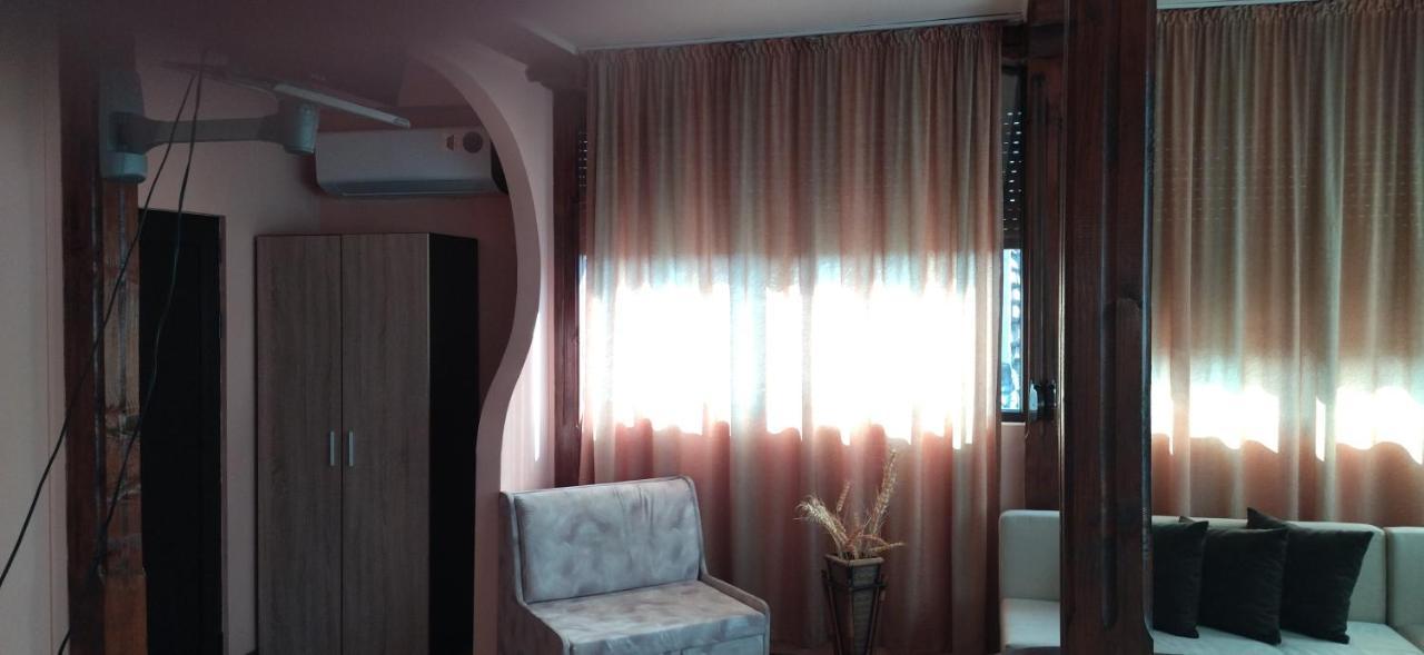 Guest House Ambrozia 코텔 외부 사진