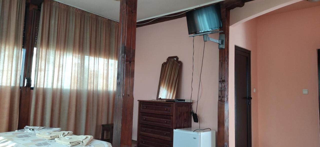 Guest House Ambrozia 코텔 외부 사진