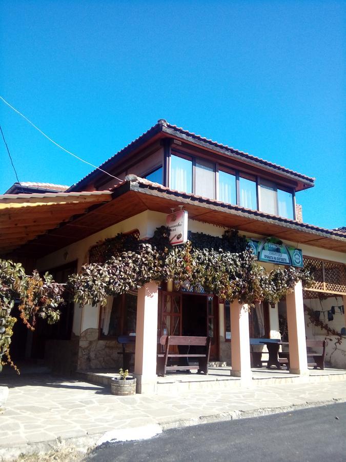 Guest House Ambrozia 코텔 외부 사진