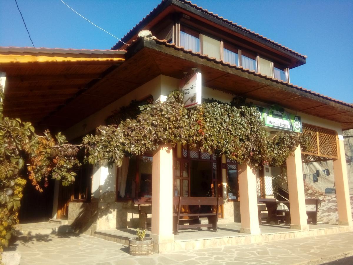Guest House Ambrozia 코텔 외부 사진
